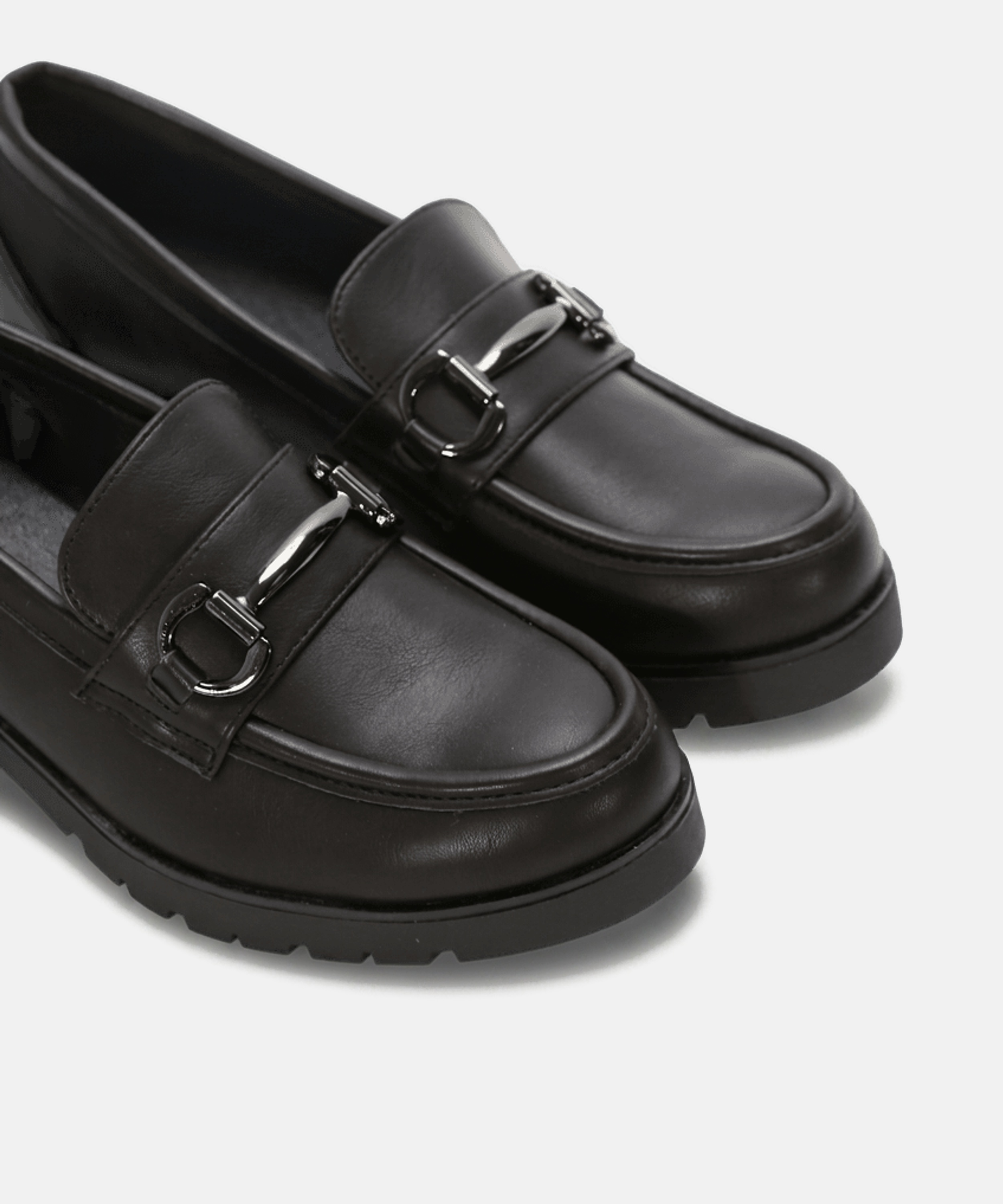 Mocassim salto fivela  image number null